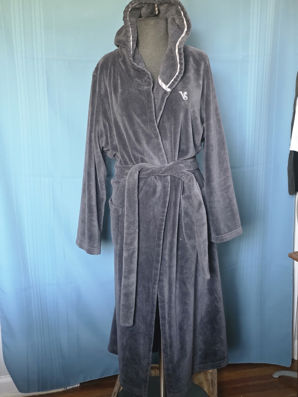 Victoria's Secret Cozy Plush Hooded Long Robe - Dark Gray Charcoal (Size L)